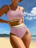 Conjunto de Biquíni de Duas Peças com Suspensório Dividido em Tecido Especial Estilo Europeu e Americano 2023 Traje de Banho Multicolorido Biquíni Sexy Feminino Exterior