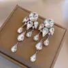 Brincos Irregulares Prata com Zircônias em Toda a Peça, Estilo Europeu e Americano, Design Exquisito e Luxuoso, Brincos Versáteis da Moda de Nicho com um Toque Elegante
