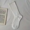 Calcetines de Otoño e Invierno Estilo Coreano Calcetines Grises de Media Pantorrilla Calcetines con Volantes Simples Versátiles Algodón Puro Calcetines Largos para Mujer Venta al por Mayor de Calcetines Zhuji