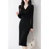 Vestido de Punto con Escote en V Semiabierto 2026 Nuevo Estilo Primavera y Otoño de Longitud Media Ajustado Vestido Básico Elegante Ajustado Vestido Suéter