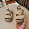 Sandálias macias de sola flexível para bebês de 1 a 3 anos, sapatos de verão para crianças pequenas, meninos e meninas, antiderrapantes, respiráveis, sandálias fechadas anti-chute