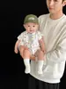 Body de Verão para Bebê Novo Estilo Bebê Estiloso 3D Estrela Gravata Manga Curta Fecho de Botão no Gancho Macacão de Algodão Puro para Bebê