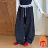 Pantalones de invierno para niñas 2026 nuevo estilo modernos geniales de lunares de pierna ancha para niños mayores pantalones deportivos casuales de invierno