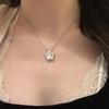 Nuevo collar romántico de flor de ciruelo cepillada, ligero, de lujo, chapado en oro antiguo, pequeña flor dorada, cadena de clavícula combinable para uso diario, venta al por mayor