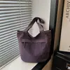 Nova bolsa feminina de tecido de nylon 2026, grande capacidade, moderna, estilosa, bolsa tote casual, estilo coreano, mochila leve