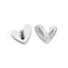 Pendientes F136 de Titanio Fat V Incrustados con Circonita 5A Rosca Interna G23 Aleación de Titanio Joyería para Piercing Clavo de Oreja Hueso de la Oreja