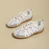 Zapatillas blancas, versátiles zapatos de cordones de otoño, nuevas zapatillas de entrenamiento alemanas 2026, zapatos casuales para estudiantes, cómodos zapatos plateados de suela gruesa para mujer