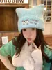 Bonito Gorro de Punto Bordado con Orejas de Gato para Mujer Otoño Invierno Adelgazante Facial Letra Cálido Protección para los Oídos Gorro de Lana Dulce Gorro para el Frío Moderno