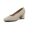 569 Sapatos de salto alto Princess femininos salto grosso novo 2024 bico quadrado boca em V padrão reto cor sólida versátil sapatos de salto único estilo garota francesa