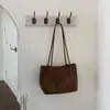 Bolso de hombro de moda transfronterizo para mujer, nuevo bolso versátil retro para la axila, bolso de nicho simple casual para madre e hija