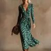 Vestido Transfronteiriço Novo Estilo com Decote em V e Mangas Longas com Elementos de Impressão Digital 3D, Saia Fashion e Personalizada para Marcar a Cintura Feminina
