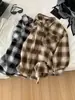 Camisa de Cuadros Cepillados Color Café Melanoidio para Mujer Estilo Coreano Holgado Perezoso Bolsillo Sensación de Vagabundo Dobladillo Deshilachado Camisa Otoño