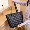 Bolso de Hombro y Mano Grande Rosa Acolchado Nuevo para Mujer