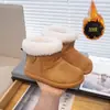 Botas de Neve de Veludo para Crianças 2025 Novo Inverno Acolchoadas e Quentes Sapatos de Algodão para Meninos Sola Macia Confortáveis Botas de Algodão para Meninas