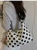Bolsa de Ombro Único com Bolinhas de Nicho Estilo Coreano Moda Verão 2026 Nova Tendência Estilosa para o Dia a Dia Transversal