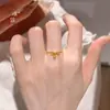 Anillo Colgante de Cruz Dorada Lisa Dulce y de Nicho de la Tienda de Oro Puzuo, Adecuado como Regalo para Novia