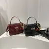 Bolso de Hombro Casual de Moda para Mujer, Bolso Cruzado para Mujer, Nuevo Modelo Primavera 2026, Alto Valor Estético, Bolso Cuadrado Pequeño de Color Sólido con Relieve