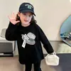 Camiseta básica de niña otoño 2026 nuevo top elegante para niños, prenda interior de cuello redondo para niños mayores, camiseta de manga larga de algodón puro