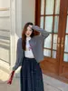 Cardigã de tricô vermelho para mulheres, nova coleção outono/inverno 2026, um look deslumbrante, jaqueta suéter, peça externa retrô, top moderno