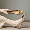 Sapatos Femininos Aumentadores de Altura Estilo Coreano 2026 Moda Novo Plano Bico Quadrado Elegante Sapatos de Salto Baixo para Mulheres Primavera e Outono Estilo Francês Sola Macia Sapatos para o Dia a Dia