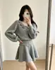 Nuevo Estilo Otoño/Invierno 2026 Suéter de Punto Ajustado con Flores Tridimensionales + Falda Conjunto de Dos Piezas Estilo Dulce para Mujer