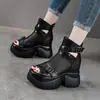 Botas curtas de couro macio com salto alto, biqueira aberta e detalhes vazados, novo estilo verão 2026, botas frescas com plataforma e sola grossa, sandálias romanas femininas para uso externo