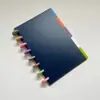 Fabricante de Shenzhen Páginas Divisorias de Polipropileno Translúcido con Agujeros de Hongo de Cinco Colores, Clasificación de Recarga de Hojas Sueltas para Cuaderno de Plástico