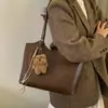Bolso Tote de Cuero con Cera de Aceite Vintage para Mujer Modelo Nuevo 2026 Bolso de Mano Simple de Gran Capacidad Bolso Versátil Casual para Hombro o Axila