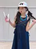 Vestido de Alça Floral e Xun para Meninas Verão 2026 Novo Vestido de Alça Jeans Azul Lavado Doce Legal Tendência Retrô