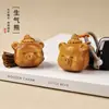 Chaveiro Pingente Urso Raivoso Fofo Cartoon Esculpido em Sândalo Dourado com Borlas Feitas à Mão, Adorável Ornamento para Bolsa