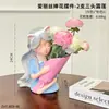 Ornamento de Vaso para Menina com Buquê de Arte Moderna Enfeites de Decoração para Sala de Estar de Alto Padrão Mesa de Jantar Gabinete de TV