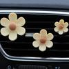 Popular Fresca Margarita Transfronteriza Clip Aromaterapia para Salida de Aire de Coche Clip Decorativo para Aire Acondicionado de Coche Adornos Femeninos para el Interior del Coche