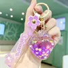 Chaveiro de acrílico com pingente de morango cheio de óleo, pulseira fofa, pequeno pingente, atacado para presentes de feriado