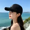 Gorra de Béisbol Versátil de Ala Ancha Estilo Coreano para Mujer Nuevo Estilo 2026 Hace que la Cara se Vea Más Pequeña Cuadradas y Redondas Cara Se Vean Más Pequeñas Gorra con Pico Bordado para Hombre