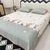 2026 Novo Modelo A-Grade 100% Algodão Capa de Cama Conjunto de Três Peças Capa de Cama Pura Algodão Tatami Acolchoada Espessa Lençol de Cama Floral