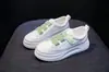 Nuevas Zapatillas Blancas de Color Sólido con Velcro para Aumentar Altura para Mujer, Temporada Primavera/Verano 2026, Zapatos Deportivos Modernos Estilo Coreano para Mujeres Bajitas