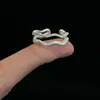 Anillo de Zirconia de Doble Capa con Patrón de Ola, Líneas Geométricas Irregulares y Textura, Anillo con Patrón de Ola de Agua de Diamante Completo para el Trabajo