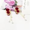 Horquilla con flor de rosa roja flocada para mujer, pequeña horquilla con borla de cereza, accesorio para el cabello para otoño e invierno.