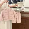 Conjunto Inverno Estilo Princesa para Meninas 2026 Jaqueta de Pelúcia Fofa com Capuz Calça Longa Conjunto de Duas Peças Jardim de Infância