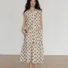 Vestido de Moda Nuevo Estilo Japonés de Algodón y Lino con Estampado de Lunares y Chaleco sin Mangas de un Solo Botón con Cuello en V