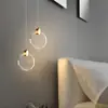 Lámpara colgante pequeña de cristal nórdico para mesita de noche de dormitorio, elegante y sencilla, adecuada para la pared del fondo del sofá de la sala de estar, mueble de TV y iluminación de barra de bar