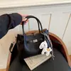 Bolso de mano de nicho retro de estilo coreano de moda, nueva colección otoño 2026, bolso de hombro de gran capacidad para el día a día, bolso tote
