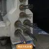 El mortero de sellado para anclajes está diseñado específicamente para puentes y placas de vía, ofreciendo microexpansión, resistencia temprana, alta resistencia, y se utiliza para el relleno y protección de los agujeros de anclaje pretensados.