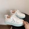 Sapatos Brancos de Sola Grossa com Aparência Alta, Respiráveis 2025 Novo Design de Nicho de Outono Tênis Esportivos Casuais de Pão para Estudantes