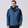 26 Modelos Nuevos de Chaquetas de Montañismo para Exteriores de Forro Polar a Prueba de Viento e Impermeables Tres en Uno para Hombres y Mujeres, Juego de Dos Piezas, Listos para Venta al por Mayor
