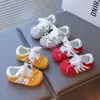 Zapatillas para niñas, nueva colección primavera/otoño 2026, zapatillas de entrenamiento retro rojas alemanas, zapatillas deportivas de malla transpirable para niñas pequeñas