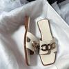 Estilo Popular de Verano Cómodas y Elegantes de Suela Plana Versátiles Abiertas en la Punta Estilo Vacacional Chanclas Cuadradas con Cadena Metálica para Mujer