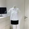 Blusa branca de algodão lavado com gola Peter Pan e manga curta para mulheres, forrada com gaze de algodão para respirabilidade e absorção de suor