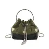 Bolso de mano de invierno 2025 para mujer, con cordón esmerilado, tipo cubo, bolso de hombro cruzado de alta gama para mujer, con pliegues, para el trabajo