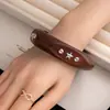 Pulsera de Madera Geométrica Remachada Retro Europea y Americana Nicho de Moda Genial Exagerada Accesorios de Pulsera Exportación Joyería a Mano Joyería Transfronteriza